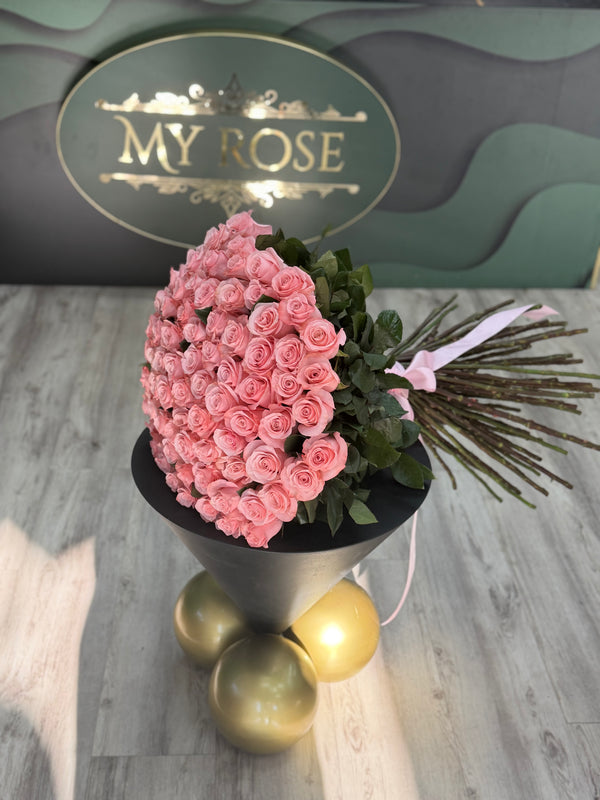 🌸 Pink Elegance – 75 Pink Roses